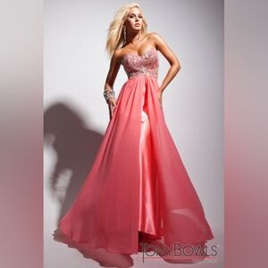 Tony Bowls Evenings Strapless Colorful Bejeweled Dress. SZ 6